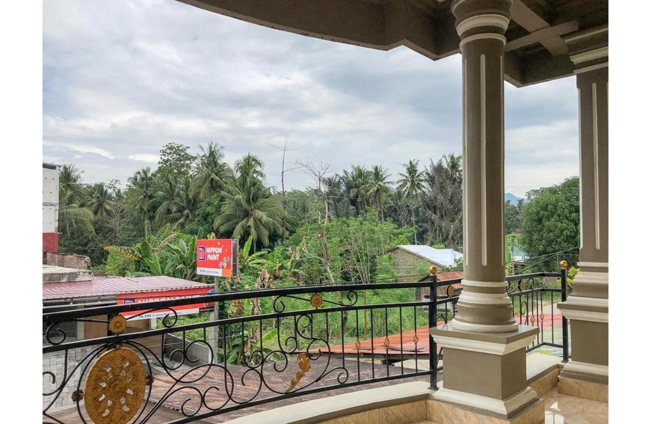 Sinar Hotel Enrekang エクステリア 写真
