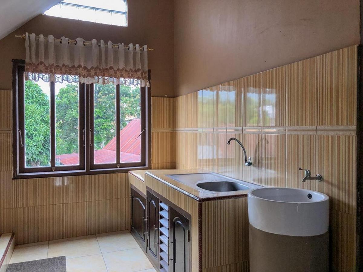 Sinar Hotel Enrekang エクステリア 写真