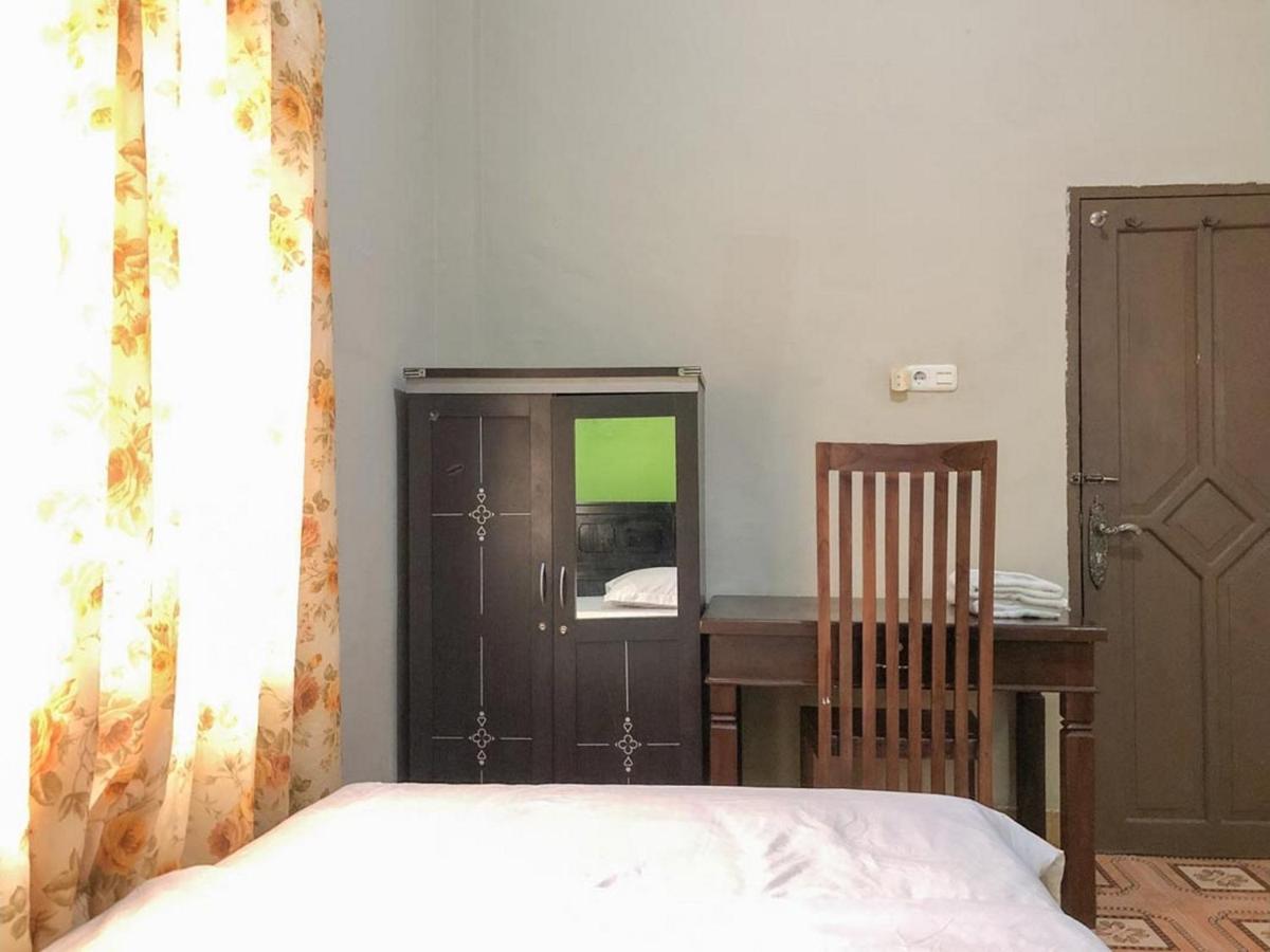 Sinar Hotel Enrekang エクステリア 写真