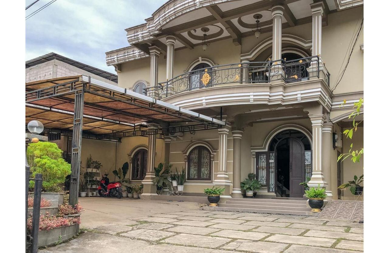 Sinar Hotel Enrekang エクステリア 写真