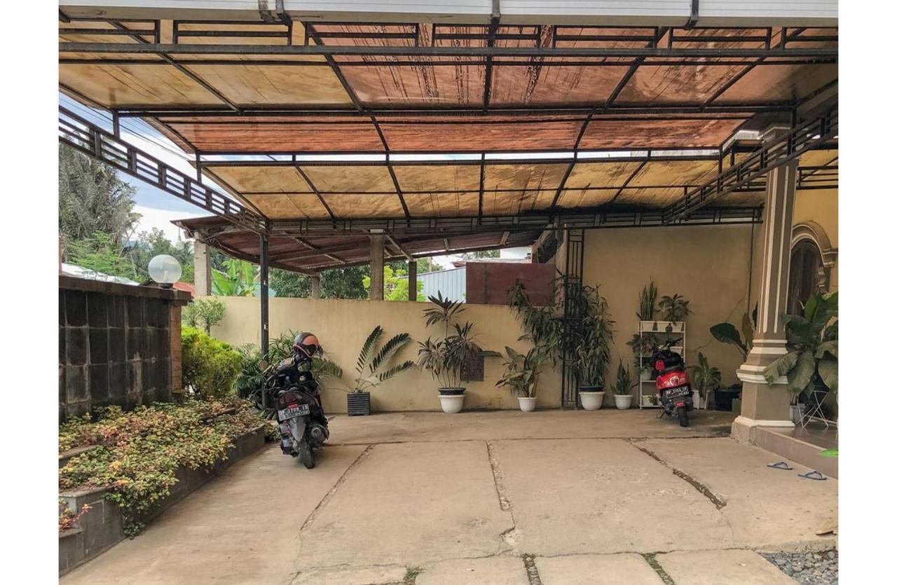 Sinar Hotel Enrekang エクステリア 写真