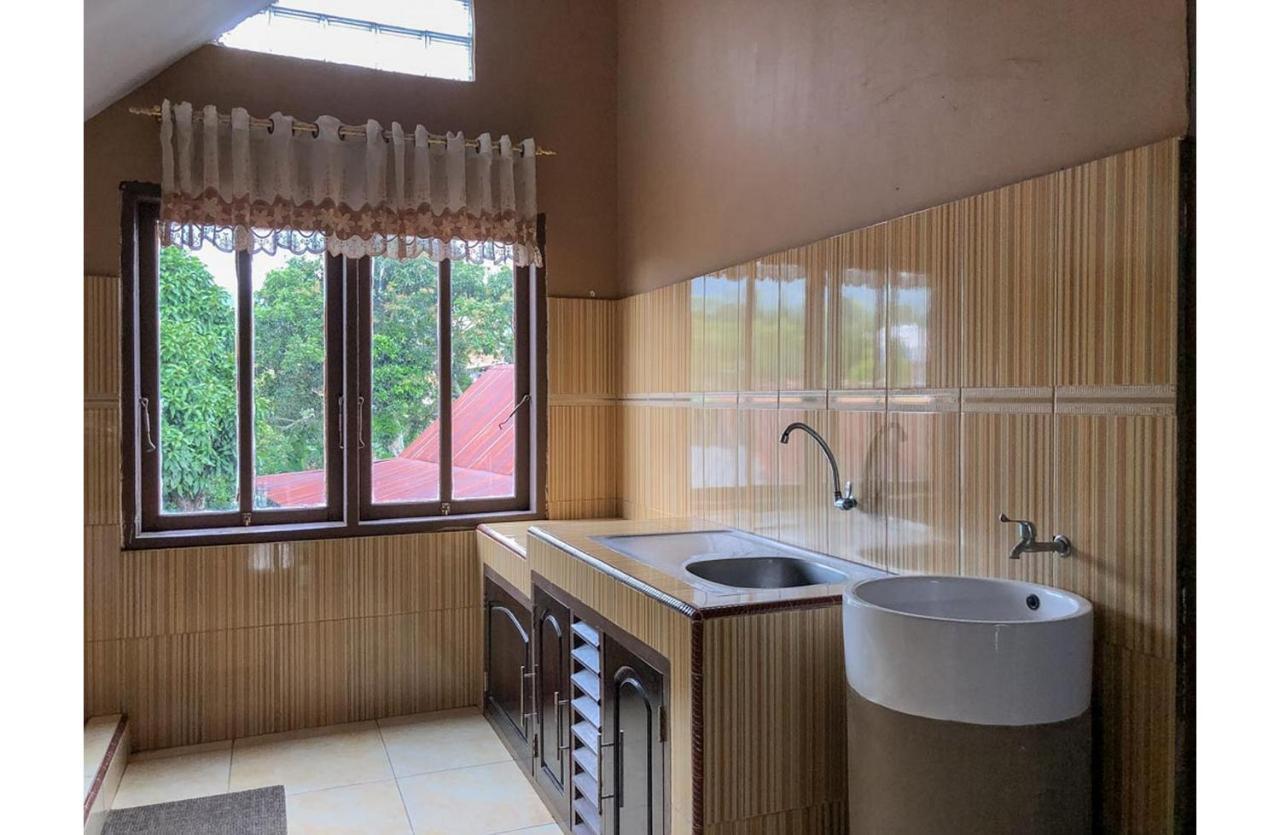 Sinar Hotel Enrekang エクステリア 写真