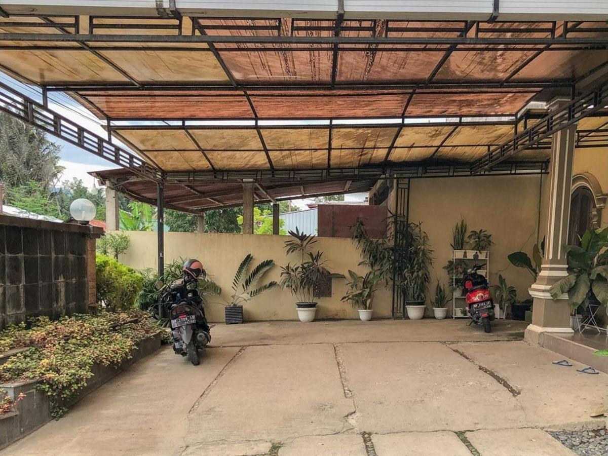 Sinar Hotel Enrekang エクステリア 写真