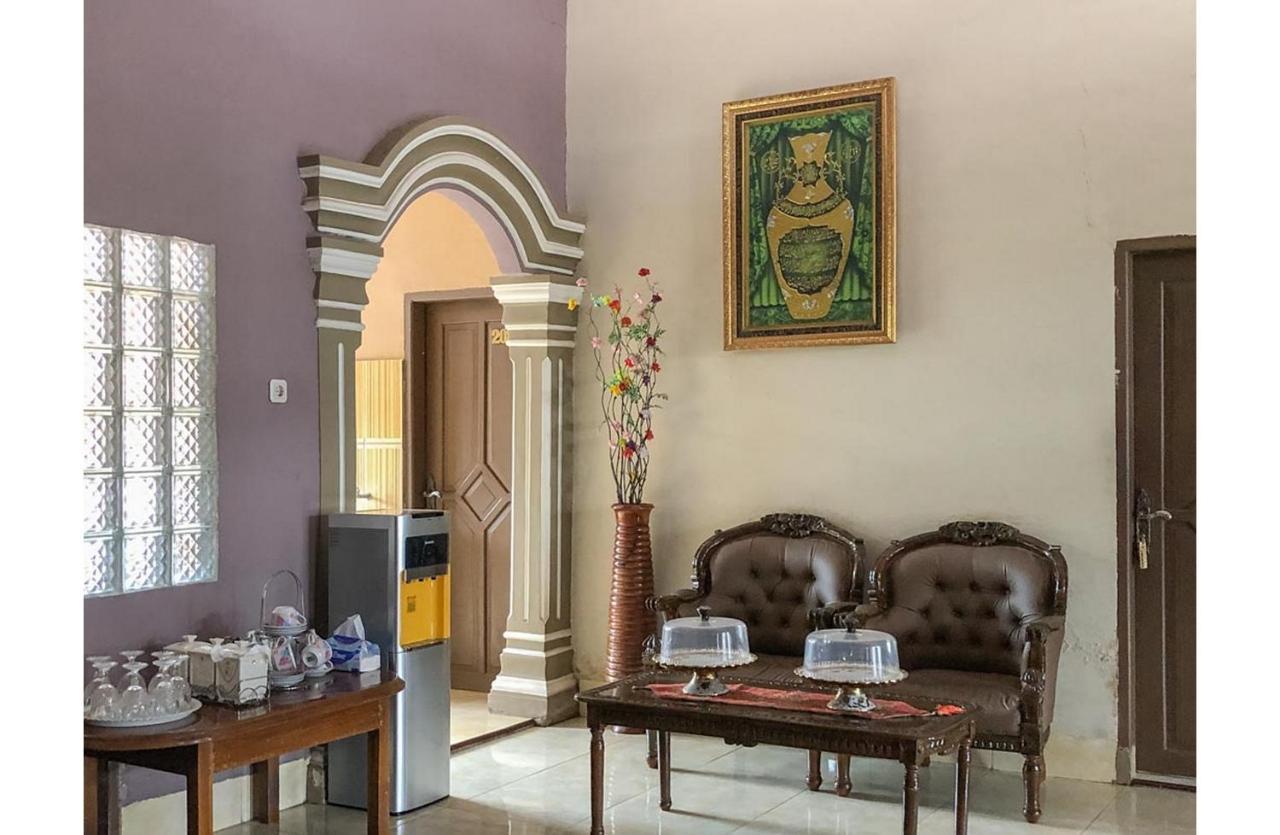 Sinar Hotel Enrekang エクステリア 写真